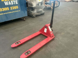 UNIRACK 2.5t Pallet Jack.