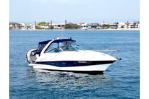 2008 Doral 325 Intrigue Cabin Cruiser Boat...