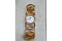 8 x variety of ladies watches, contains GUESS,...
