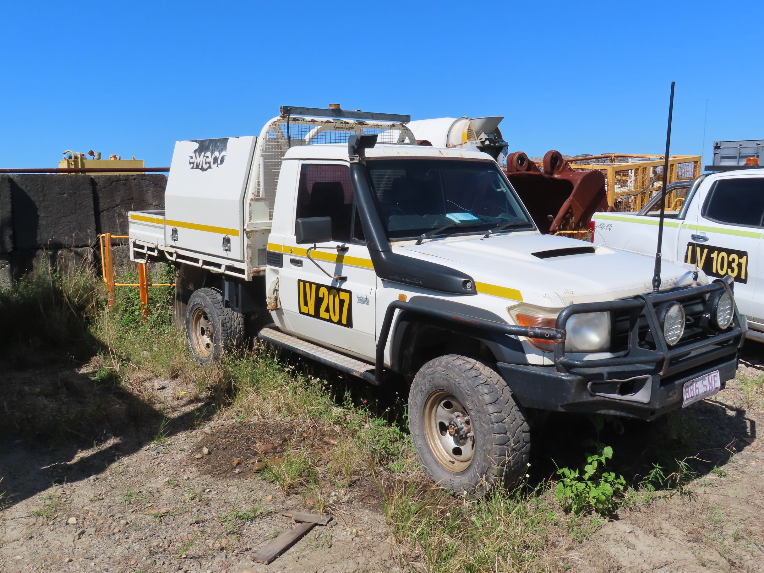 Ex Mining & Contractors LVs, Trucks, Trailers, Forklifts & Auxilary Equipment sale