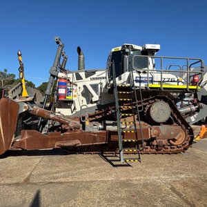 EOI 2015 Liebherr 776 Dozer