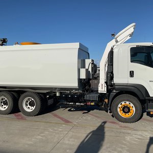 Isuzu Water & Service Truck (Ex Corporate/Hire)