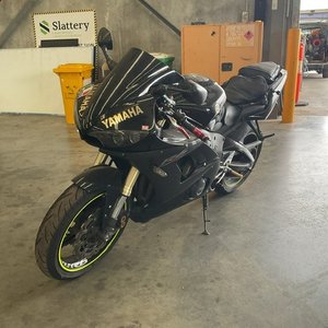 Yamaha YZF-R6 Motorcycle