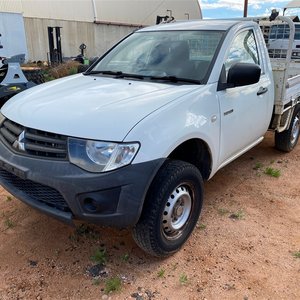 Mitsubishi Triton 4x2 GL MN Manual Cab Chassis
