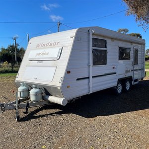 2007 Windsor Genesis Caravan