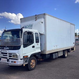 2007 Isuzu FRR525 4x2 Pantech, Full Tailgate (2000kg Capacity) **Located Darwin*