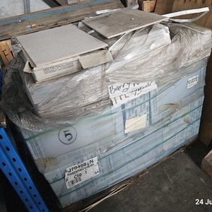 Oakliegh South Italian Tiles Auction