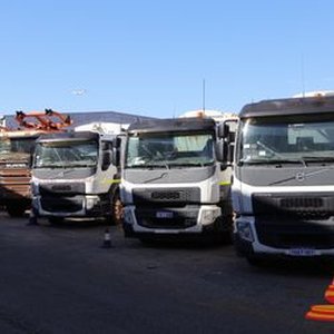 Mine Support Trucks, Tilt Tray, Flat Top, Road Maintenance & Waste Disposal Trucks Online Welshpool Auction