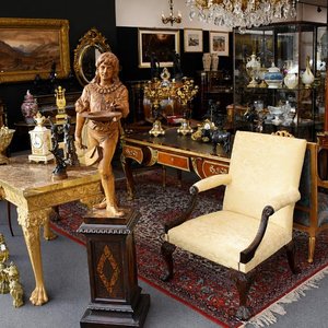 Fine Antiques & Decorative Arts