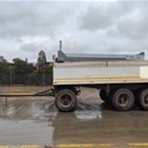 Unreserved Dog Trailers - Vic