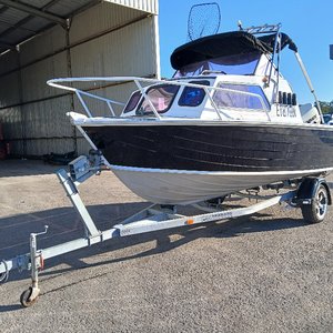 Savage Alumacraft Cabin Runabout