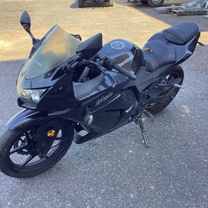 2011 Kawasaki Ninja EX250J