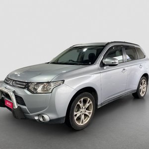 2013 Mitsubishi Outlander LS Diesel