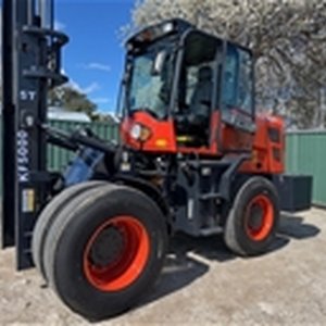 Forklifts & Container Ramp Platform  - Unused