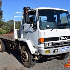 Isuzu Trucks HIAB Tail Lift, Gull Wing, Tool Box Online Offsite Auction