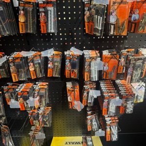 Gollant — Excellent Retail Hardware Auction Over 500 Lots