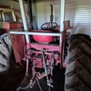 Unreserved Older Tractors And Forklift