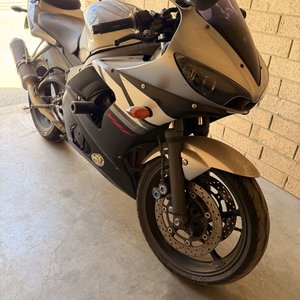 2003 Yamaha YZF-R6 Motorcycle