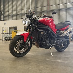 2010 TRIUMPH SPEED TRIPLE  Petrol